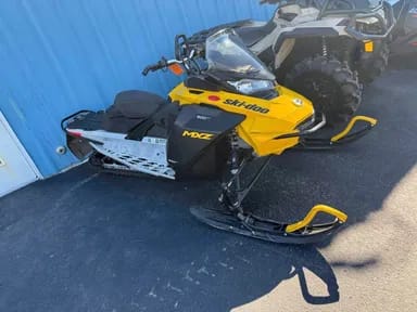 2024 ski-doo mxz 137″ 600 efi 450miles