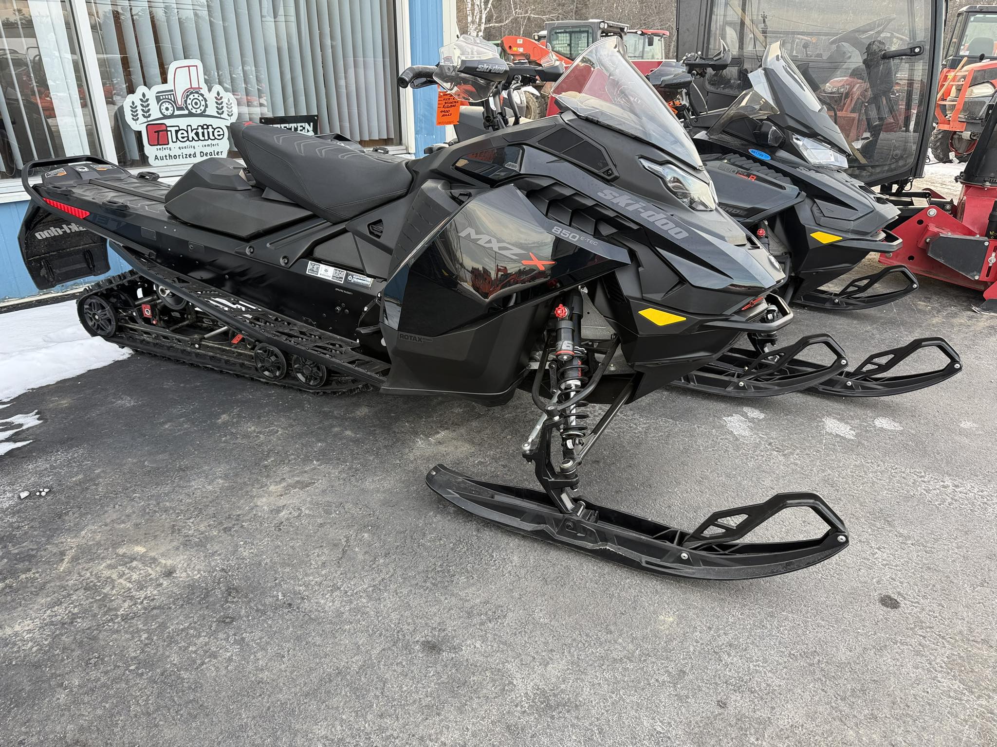 2024 SKI-DOO MXZ-X RENEGADE 850ETEC 137″ BRAND NEW UPGRADED TRACK
