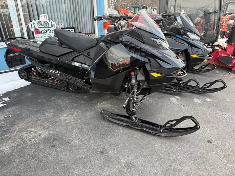 2024 SKI-DOO MXZ-X RENEGADE 850ETEC 137″ BRAND NEW UPGRADED TRACK